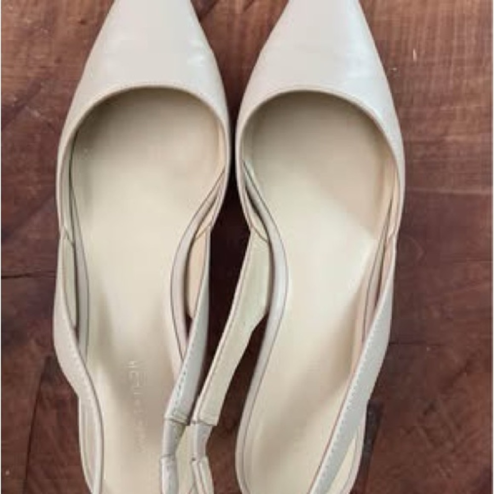 Ann Taylor Sling-back kitten-heel
Pump, size 6 to 6 1/2